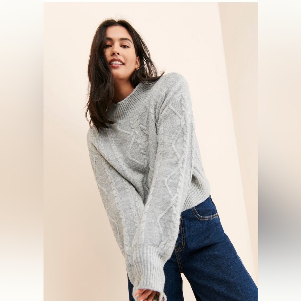 Anthropology Vigoss gray cozy sweater with woven detail